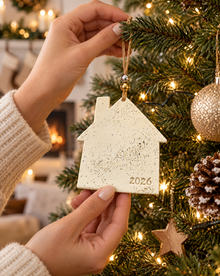 Ornement de Noël 2025 pour une nouvelle maison, fait à la main en argile et sable de plage de la Nouvelle-Écosse