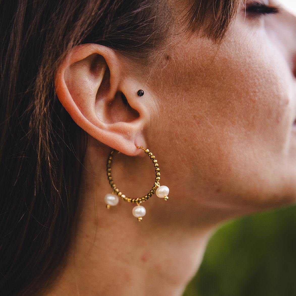 Gold-plated hoop earrings with freshwater pearls | AURÉA